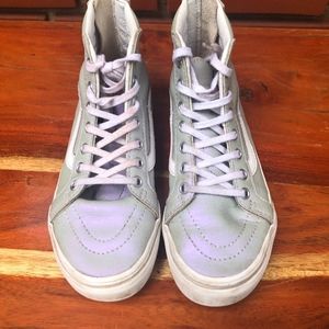 Girls size 2.5 hightop purple iridescent Vans